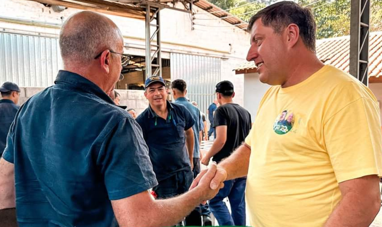 Candidato a Prefeito Júnior JK visita empresas de Piedade