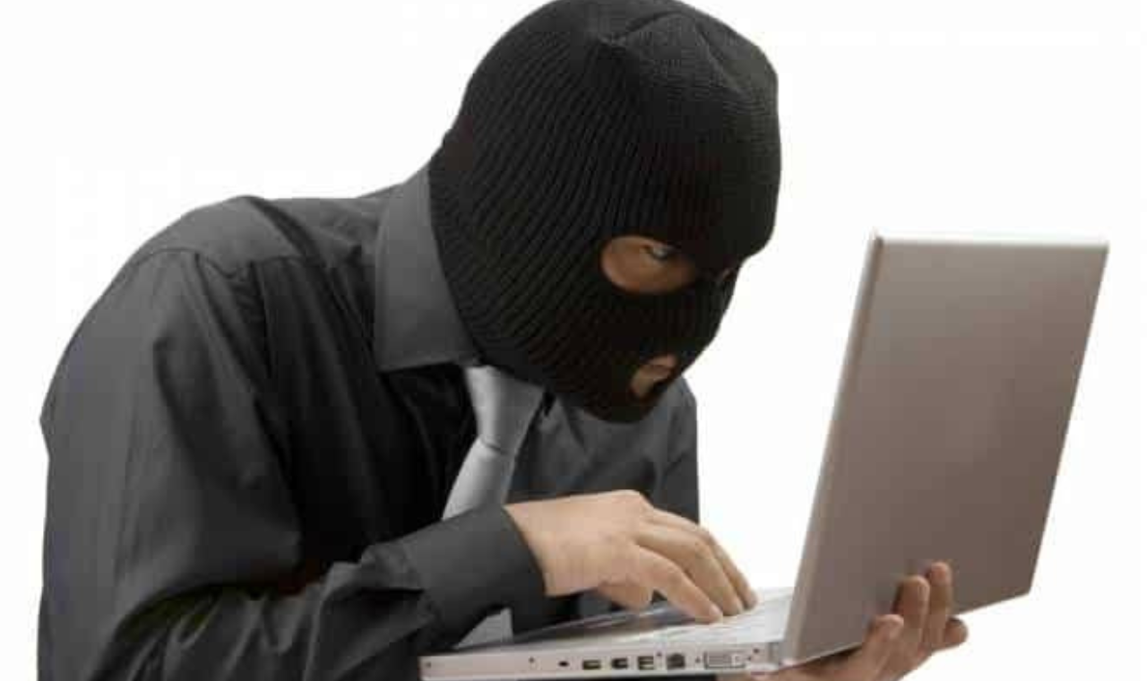 Estelionato em Piedade: Vítima cai em golpe ao vender Notebook online