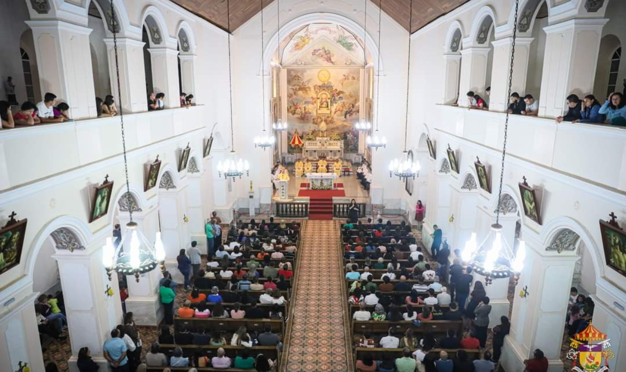 Homenagem no dia de finados reúne fiéis na Basílica de Nossa Senhora da Piedade