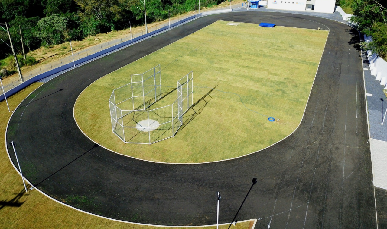 Inscrições abertas para Escola de Atletismo com aulas gratuitas de corrida e lançamentos