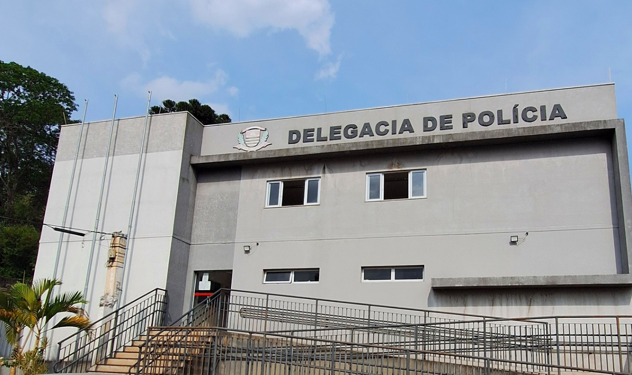 Residência é invadida e furtada no bairro Vila Quintino