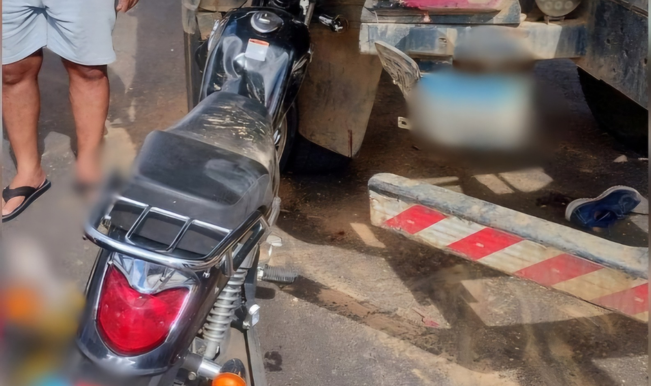 Motociclista fica ferido ao colidir com caminhão parado em Pilar do Sul