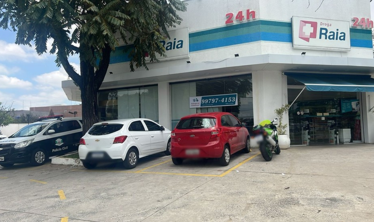 Trio assalta farmácia e leva R$ 140 mil em medicamentos no interior de SP