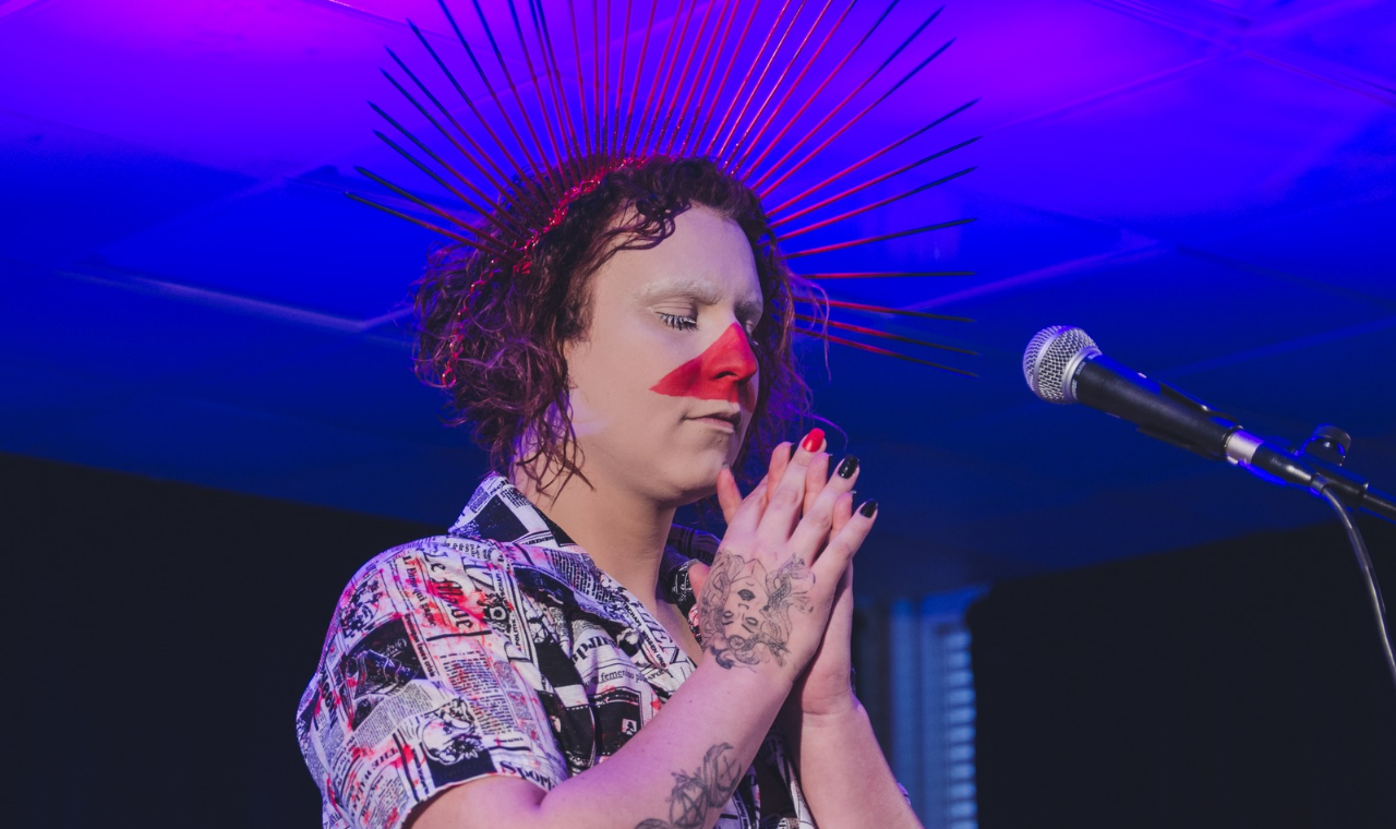 Flor Maria e o Jardim Elétrico estreia novo show no SESC Sorocaba