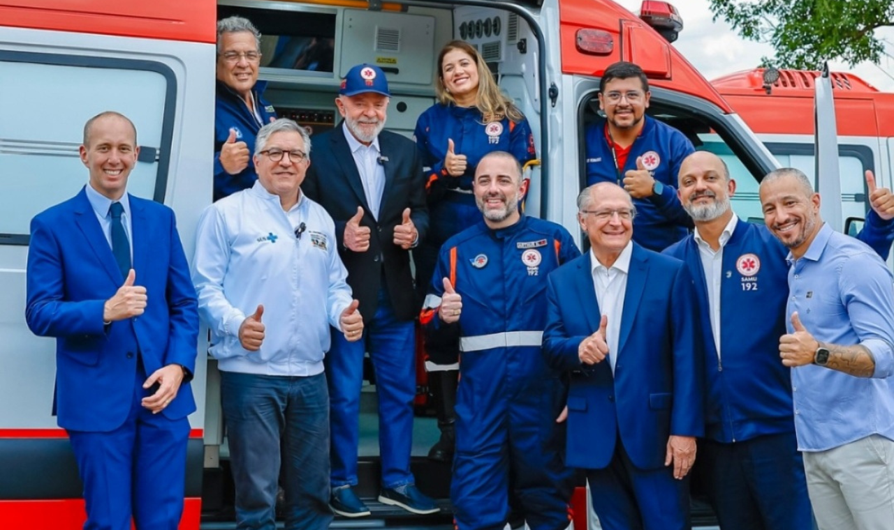 Lula entrega 789 novas ambulâncias do Samu em Sorocaba