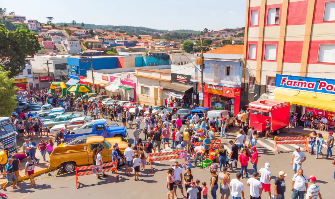 Piedade recebe 10º encontro estadual de carros antigos