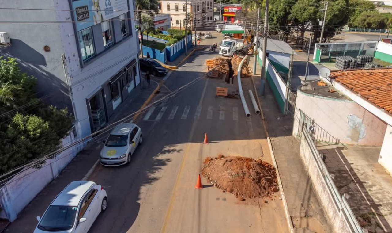 Sabesp realiza execução de rede adutora nas proximidades da Praça da Bandeira