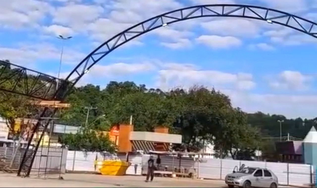 Obra de cobertura da Praça da Rodoviária entra na reta final em Piedade