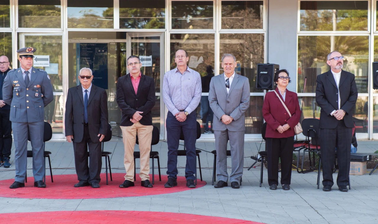 Personalidades recebem Medalha Paineira Gigante em Piedade