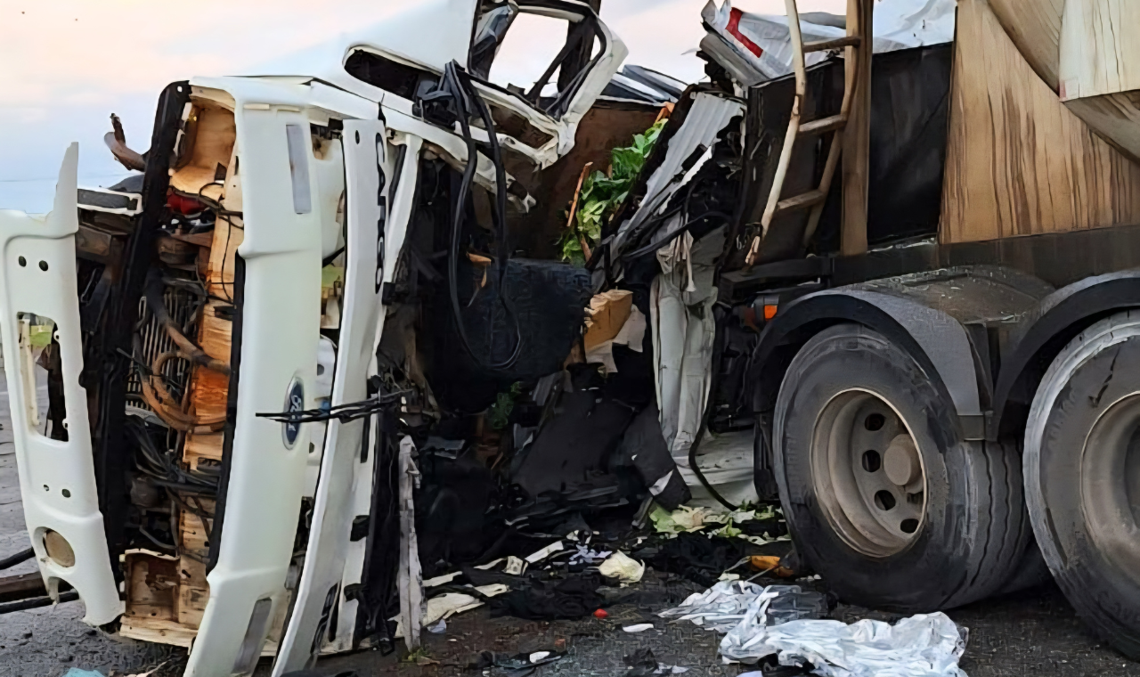 SP-79: colisão entre caminhões deixa três mortos entre Votorantim e Piedade