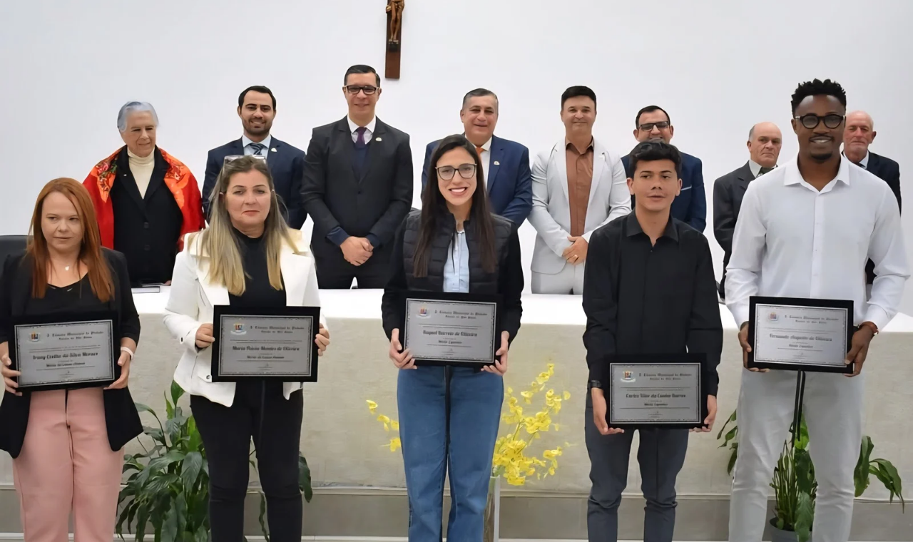 Homenagem a protetoras de animais e atletas em Piedade