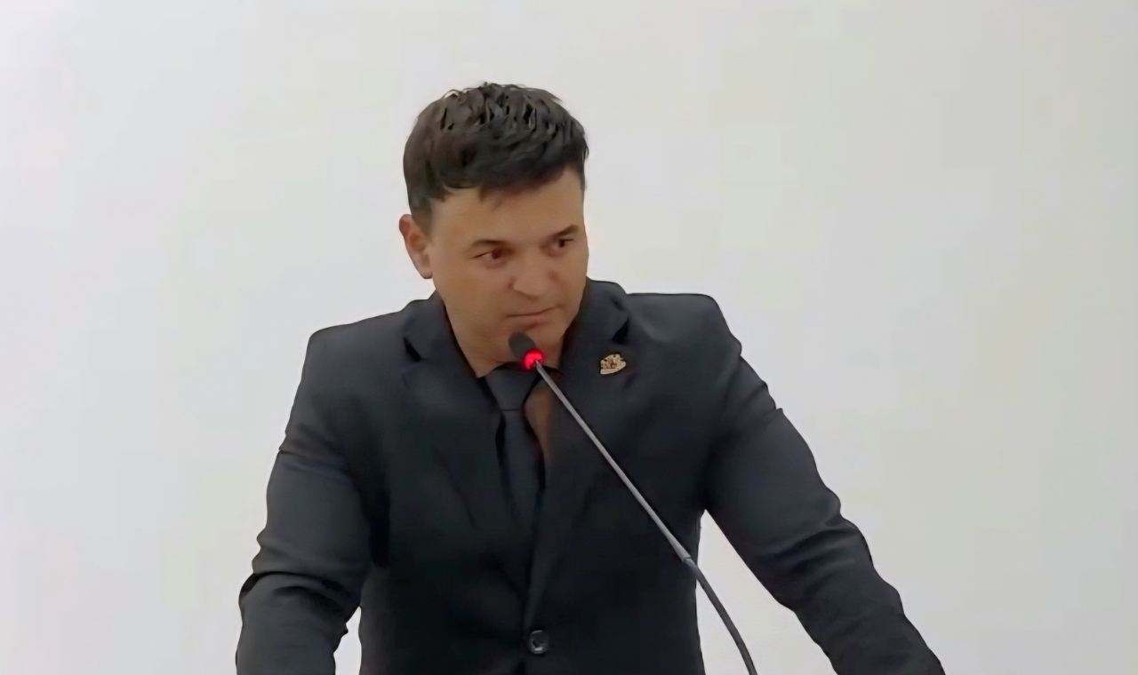 Vereador Xandinho apoia transparência em requerimentos