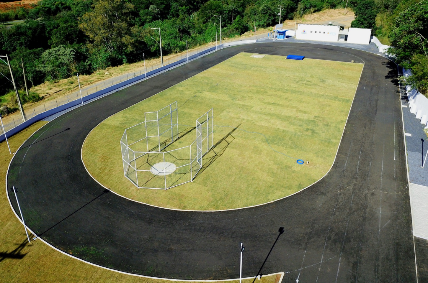 Centro Esportivo abre pista para caminhadas e corridas na segunda