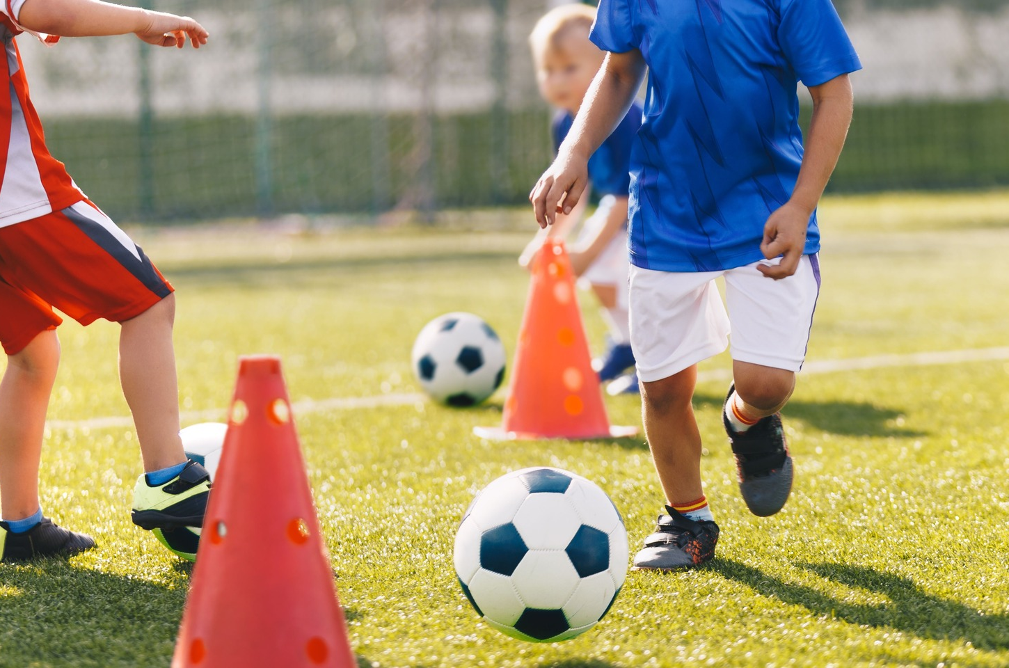 Futebol society ganha espaço na Escolinha Municipal de Esportes de Piedade