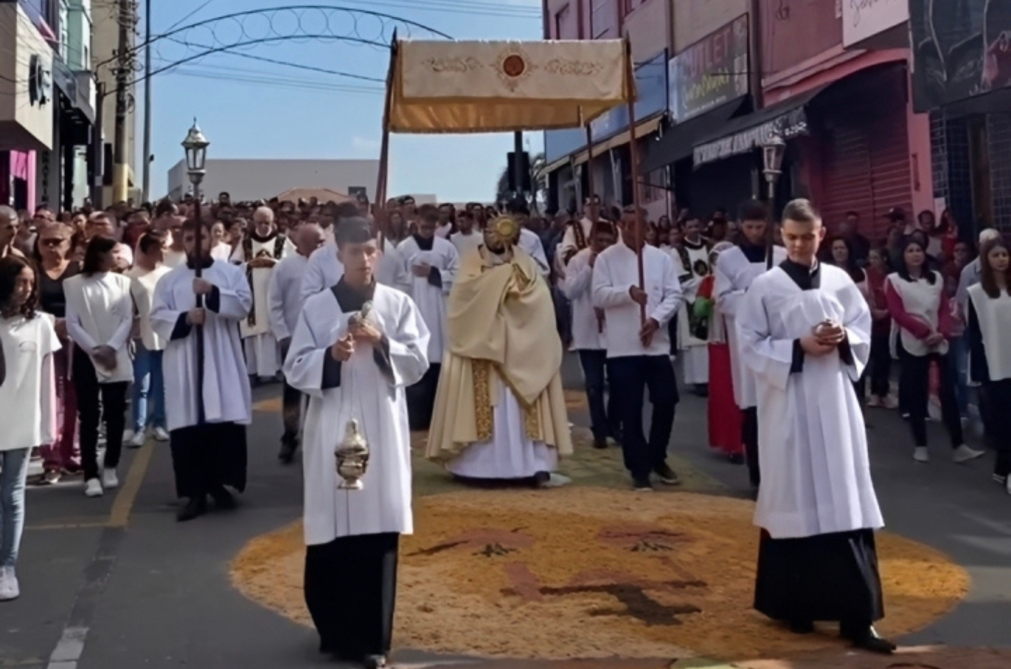 Corpus Christi reúne fiéis na Basílica de Piedade