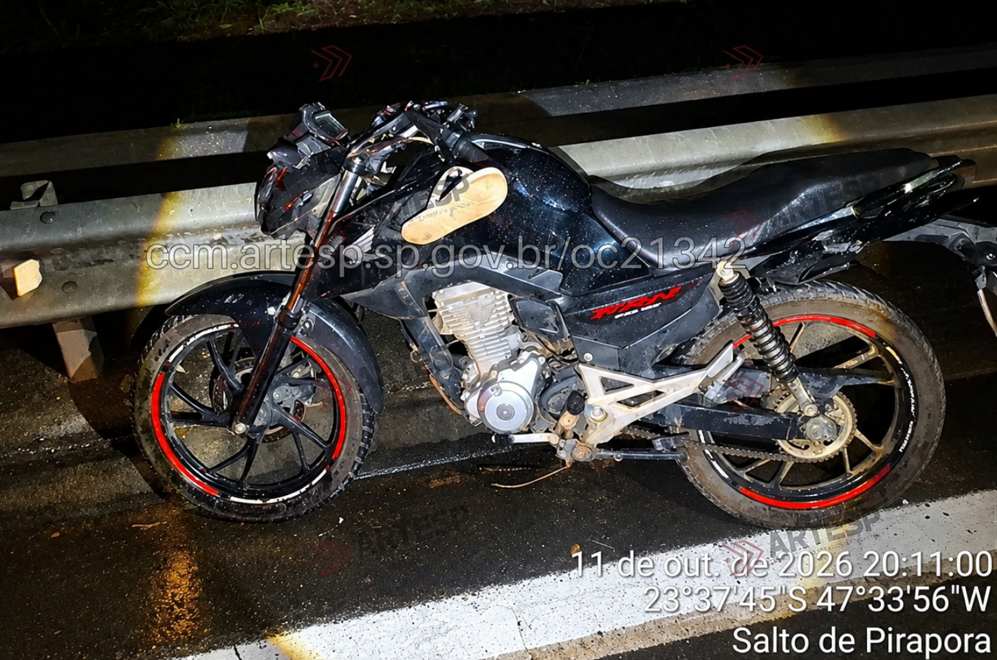 Motociclista morre após colisão e atropelamento na Rodovia SP-264, em Salto de Pirapora